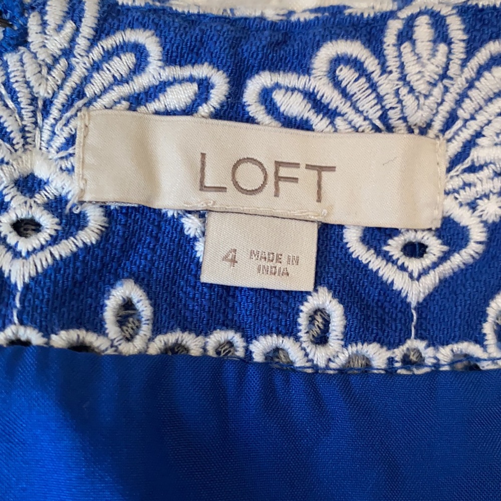 Royal blue LOFT embroidered skirt size 4 - Picture 3 of 4